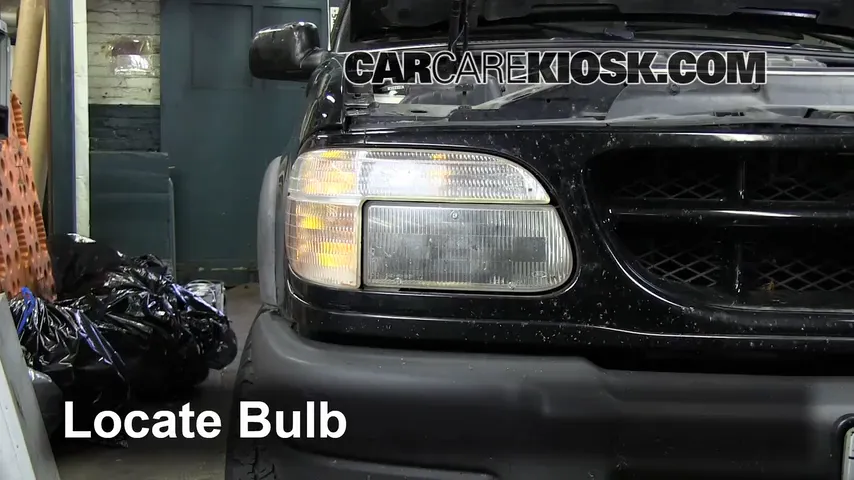 2000 Ford Explorer XLS 4.0L V6 Lights Turn Signal - Front (replace bulb)